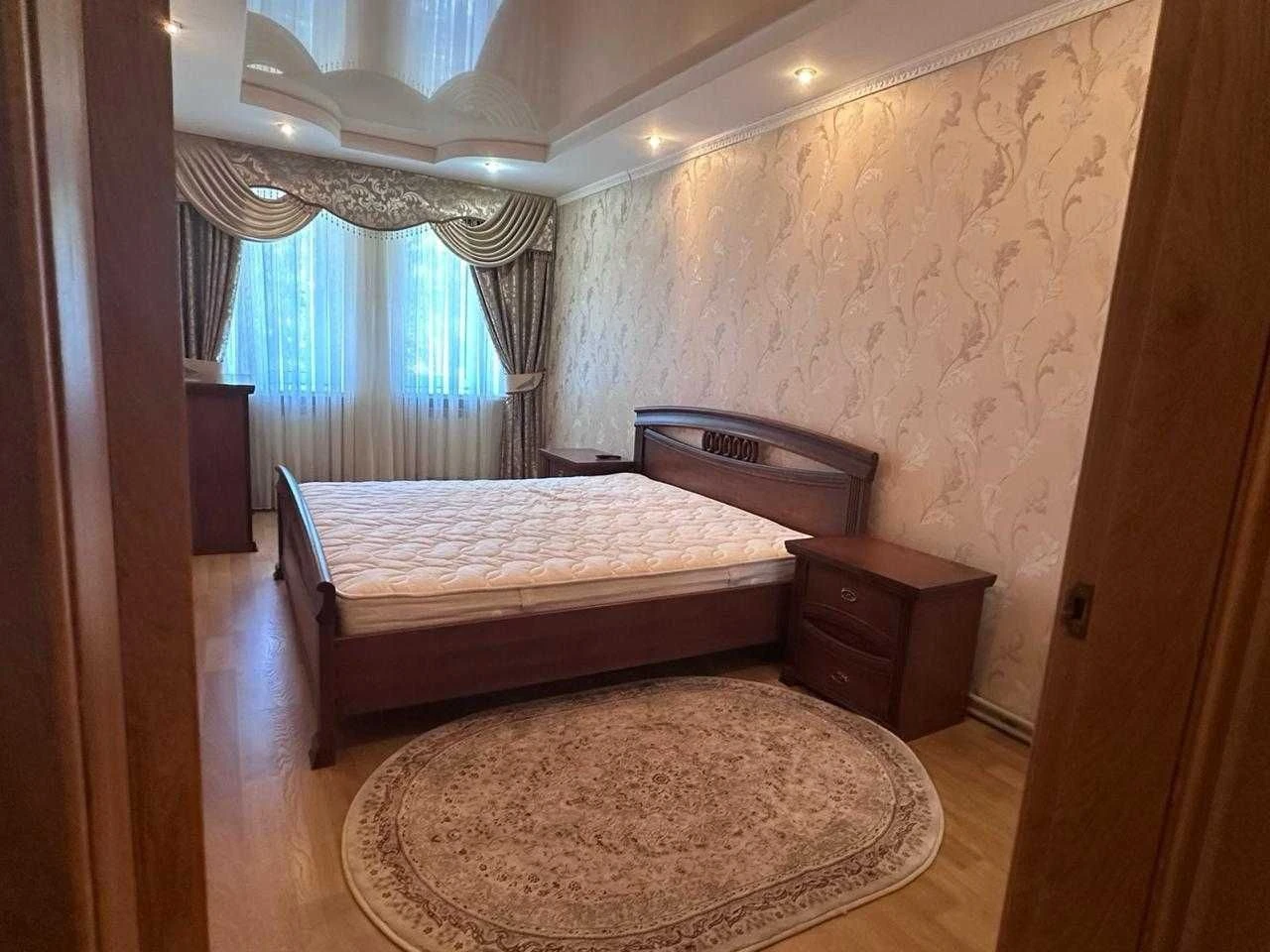 Сдаю 1 комнатную квартиру в г. Донецке, калининский р-н. 📍ул. Марии ульяновой площадь: 40м² этаж: 3 евроремонт, мебель, техника в исправном состоянии. Аренда только на длительный срок. ✅стоимость аренды: 24.000 рублей + ку + залог по этой и другой квартире звоните по номеру +79494039200 📲 или пишите в телеграмм💬 - фотография - 4