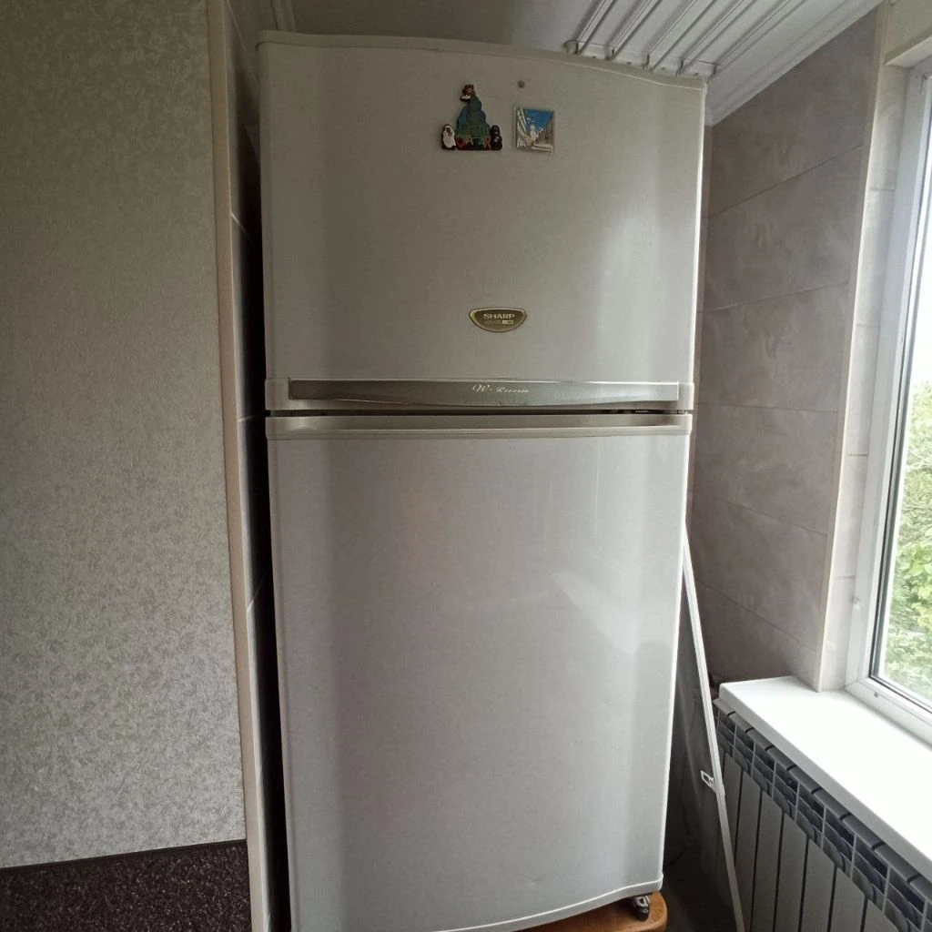 продаем 2комнатную крупногабаритную квартиру     52м2 улучшенной планировки в мариуполе, центральный район, ул.50 лет ссср,75 🟡5 этаж- новая крыша, нет соседей сверху. 🟡квартира очень теплая на 2 стороны, восток и запад. 🟡эксклюзивная узаконенная перепланировка, стильный ремонт. 🟡 светлые и просторные комнаты с гардеробными, удобно зонированные. 🟡безопасная и экономичная индукционная плита и духовой шкаф, нет газа. 🟡новая проводка, радиаторы отопления, коммуникации, счётчики. 🟡вам остаётся установить удобную  мебель. 🟡ухоженный подьезд, хорошие соседи. 🟡в минуте ходьбы супермаркет, рынок, поликлиника, остановки транспорта, магазины одежды и обуви. 4,95 млн. рублей 🟡документы готовы к сделке. один собственник. добро пожаловать на просмотр и покупку квартиры. звоните 📞+7949 029 19 68 📞+7949 587 84 58 - фотография - 6