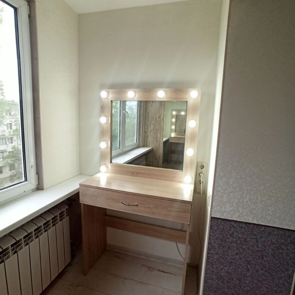 продаем 2комнатную крупногабаритную квартиру     52м2 улучшенной планировки в мариуполе, центральный район, ул.50 лет ссср,75 🟡5 этаж- новая крыша, нет соседей сверху. 🟡квартира очень теплая на 2 стороны, восток и запад. 🟡эксклюзивная узаконенная перепланировка, стильный ремонт. 🟡 светлые и просторные комнаты с гардеробными, удобно зонированные. 🟡безопасная и экономичная индукционная плита и духовой шкаф, нет газа. 🟡новая проводка, радиаторы отопления, коммуникации, счётчики. 🟡вам остаётся установить удобную  мебель. 🟡ухоженный подьезд, хорошие соседи. 🟡в минуте ходьбы супермаркет, рынок, поликлиника, остановки транспорта, магазины одежды и обуви. 4,95 млн. рублей 🟡документы готовы к сделке. один собственник. добро пожаловать на просмотр и покупку квартиры. звоните 📞+7949 029 19 68 📞+7949 587 84 58 - фотография - 5