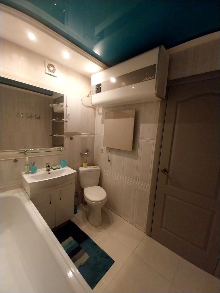 продаем 2комнатную крупногабаритную квартиру     52м2 улучшенной планировки в мариуполе, центральный... - фотография