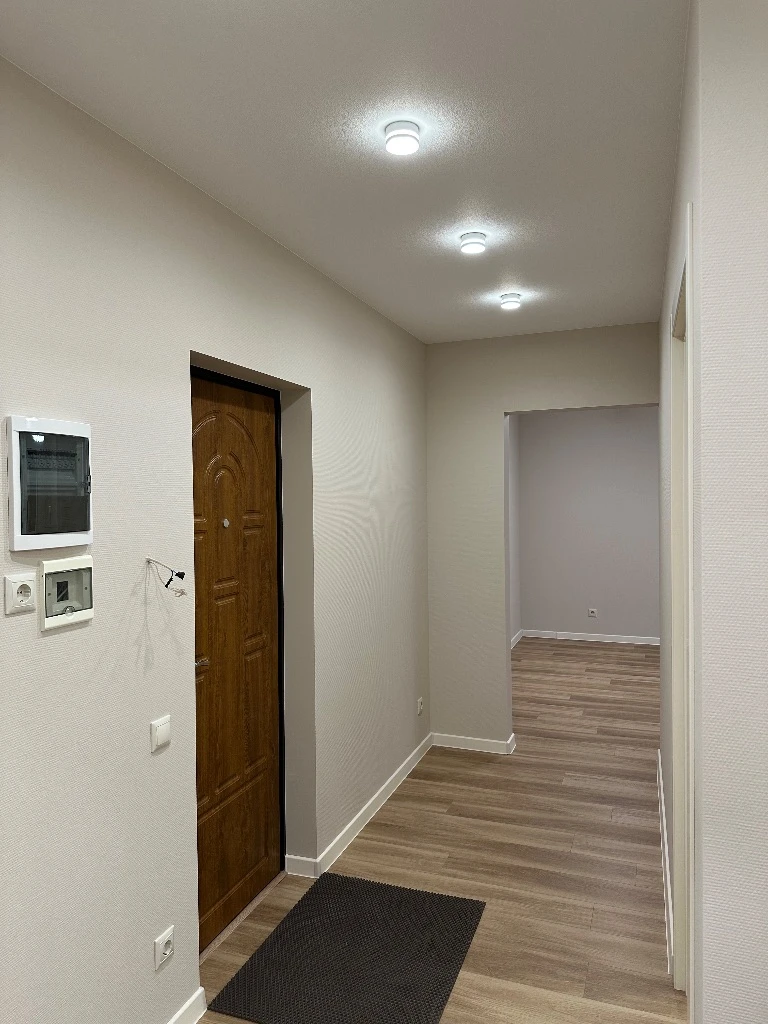 Собственник продам 2-к квартиру 49,5 в г. Харцызске, черемушки, после капитального ремонта, есть накопительная система с насосом, бойлер, цена снижена 3650000р. Тел. +79494390289 татьяна - фотография - 5