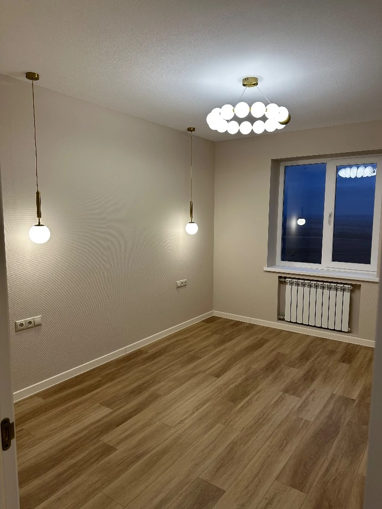 Собственник продам 2-к квартиру 49,5 в г. Харцызске, черемушки, после капитального ремонта, есть накопительная система с насосом, бойлер, цена снижена 3650000р. Тел. +79494390289 татьяна - фотография - 2