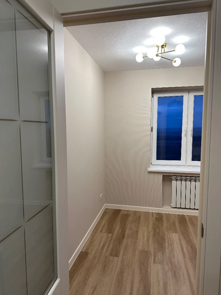 Собственник продам 2-к квартиру 49,5 в г. Харцызске, черемушки, после капитального ремонта, есть накопительная система с насосом, бойлер, цена снижена 3650000р. Тел. +79494390289 татьяна - фотография - 3