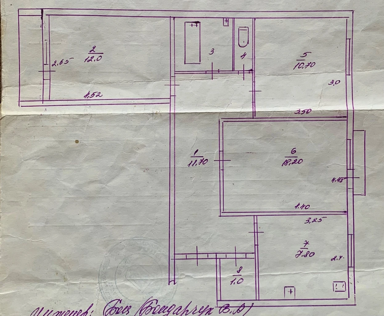 ❗продам 3-кв в центре енакиево ( первомайка, 60 лет ссср)❗ ✅большая крупногабаритная, с удобной планировкой, светлая квартира 67кв. М, 5/9 эт. Отличное расположение, прекрасный вид из окон- взгляд не упирается в соседние дома. Квартиры в этом доме продаются не часто. Балкон и застекленная лоджия, кладовая. Комнаты -18+12+11 кв. М, прихожая 12 кв. М, кухня 8 кв. М, можно увеличить за счет кладовой. Окна- пластик, направление -на восток и на запад ( прекрасные закаты гарантированы). ✅ в шаговой доступности гимназия им. Г. Т. Берегового, школа №1, два детских сада, мфц, больницы цгб и емз, рынок, автостанция, аптека, магазины, дк, остановки транспорта. Документы рф, один собственник, быстрый выход на сделку. Квартира нуждается в ремонте. Дополнительные фото по запросу. ✅ цена - 3,5 млн. Хороший торг при просмотре. Звоните, договоримся. ) телефон +7(949)5122952, или тг. - фотография - 2