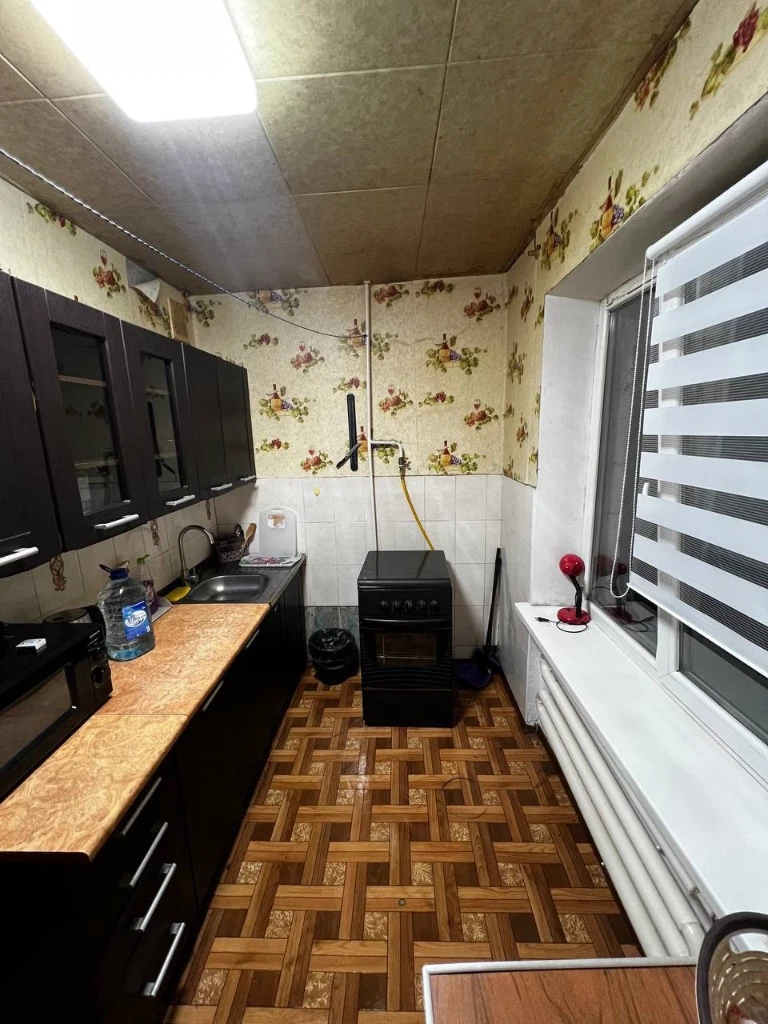 Мы сдаем 1 комнатную квартиру в центре енакиево ⤵️в квартире есть все необходимые условия для проживания: холодильник, чайник, микроволновка, горячая и холодная вода,2-х спальная кровать, диван, wi-fi, стиральная машина, сушилка для белья, утюг, телевизор, фен ✅мы сдаём и принимаем квартиру в чистом виде!!! ⛔️ у нас в квартире запрещено курить(для этого есть балкон) стоимость проживания за сутки 4000 руб - фотография - 9