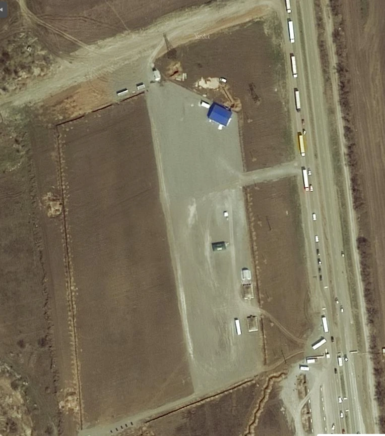 Продам земельный участок 200 соток вдоль трассы донецк – мариуполь участок расположен непосредственно вдоль дороги "перед въездом в новотроицкое", удобный подъезд и выезд на трассу. Отлично подходит под коммерческое использование: логистическую базу, сто, стоянку грузового транспорта, складскую площадку, стройбазу или придорожный бизнес. Общая площадь — 2 гектара. Половина территории отсыпана щебнем и готова для использования под технику или складирование. Очень хорошая видимость с трассы и постоянный автомобильный трафик. Цена: 15 500 000 руб. Все вопросы по телефону: +7(949)558-37-27 - фотография - 1