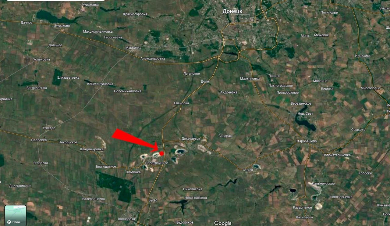 Продам земельный участок 200 соток вдоль трассы донецк – мариуполь участок расположен непосредственно вдоль дороги "перед въездом в новотроицкое", удобный подъезд и выезд на трассу. Отлично подходит под коммерческое использование: логистическую базу, сто, стоянку грузового транспорта, складскую площадку, стройбазу или придорожный бизнес. Общая площадь — 2 гектара. Половина территории отсыпана щебнем и готова для использования под технику или складирование. Очень хорошая видимость с трассы и постоянный автомобильный трафик. Цена: 15 500 000 руб. Все вопросы по телефону: +7(949)558-37-27 - фотография - 4