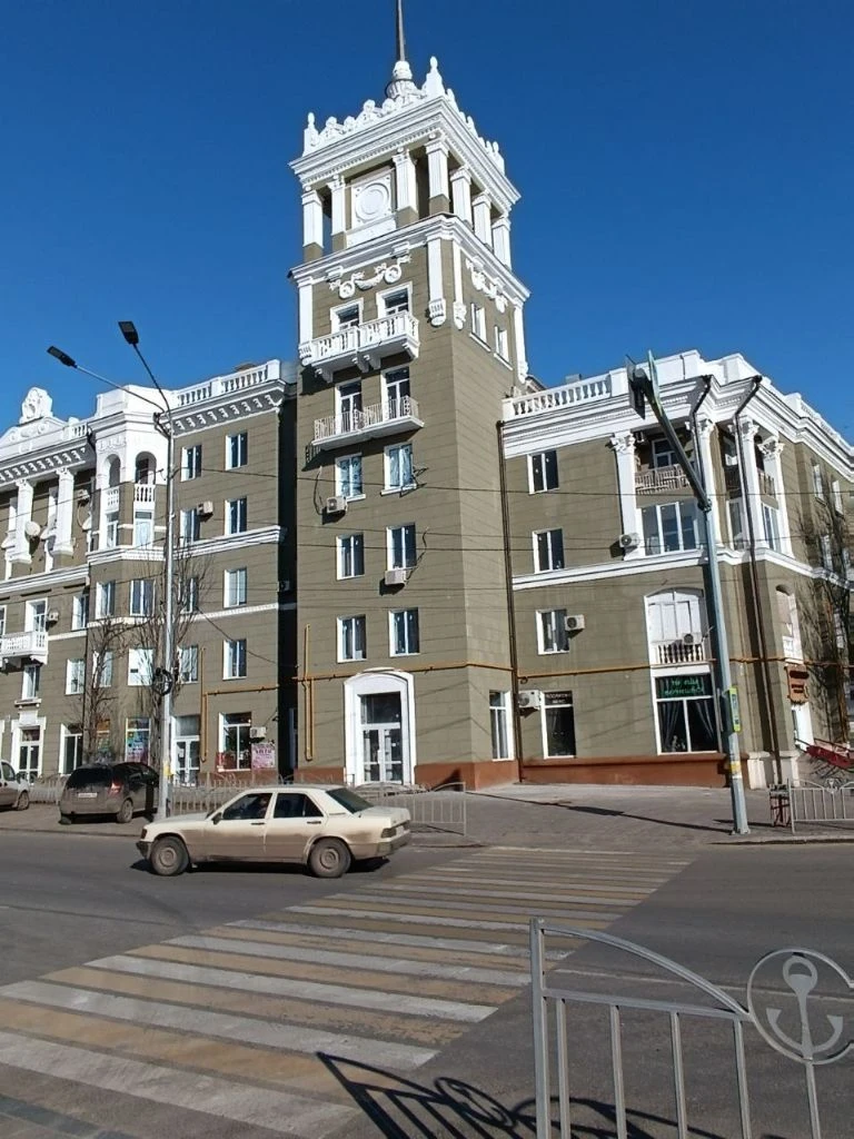 Продается 3 - х комнатная квартира, г. Мариуполь, ул. Артёма, ориентир драмтеатр. Характеристики: ✅ комнат в квартире - 3 комнаты. ✅ общая площадь- 69,8 кв. М. ✅ кухня -7,63 кв. М. ✅ планировка комнат раздельная, сан. Узел раздельный. ✅ в квартире выполнены ремонтные работы. ✅ снаружи дом в процессе реставрации. ✅ окна выходят во двор и на ул. Артема. ✅ зарегистрированных нет. Один собственник. ⚡цена 6 млн. Рублей ⚡ ☎ +7 949 508 04 04 ☎ +7 949 509 04 04 больше информации на сайте этаж. Рус артикул 005164 - фотография - 1