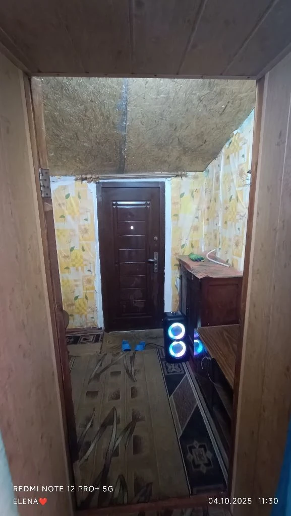 Срочно продам 600т. Р ш.10 г. Снежное. Район водоканала. +79490489321 квартира 1комнатная(зал, кухня, коридор и отдельно зимняя кухня на 2 половинки) - фотография - 5