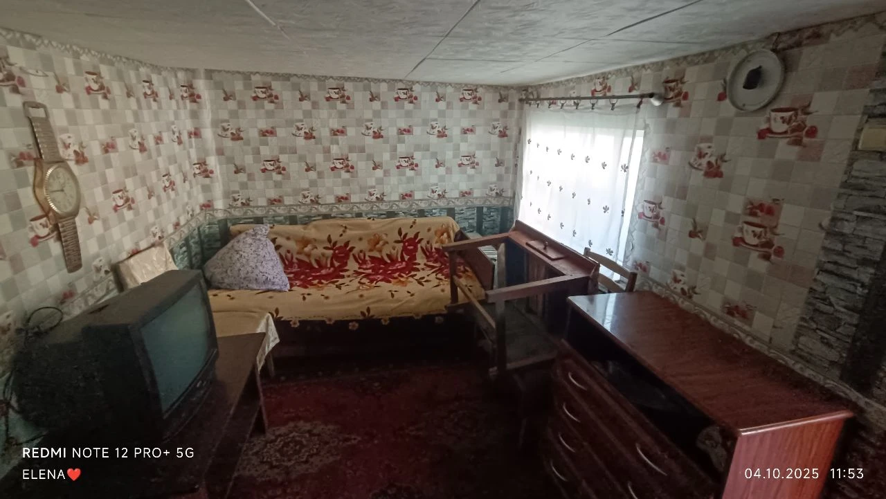 Срочно продам 600т. Р ш.10 г. Снежное. Район водоканала. +79490489321 квартира 1комнатная(зал, кухня, коридор и отдельно зимняя кухня на 2 половинки) - фотография - 7