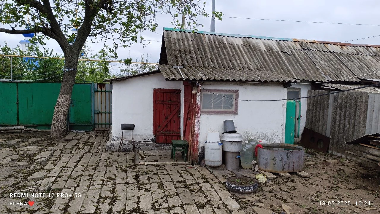 Срочно продам 600т. Р ш.10 г. Снежное. Район водоканала. +79490489321 квартира 1комнатная(зал, кухня, коридор и отдельно зимняя кухня на 2 половинки) - фотография - 10