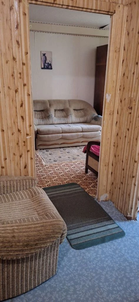 Донецк днр квартир с 1 комн рн заперевальная цена 15000р + комуслуге. Агентство недвижимости ☎️+79494946048 площадь 31 м² жилая 17м² кухня 7м² этаж 1/5ти расположение интернат ул. Полоцкая 11( номер дома указан ориентировочный) просмотр по договоренности. Холодная вода по графику, круглосуточно, подача в квартиру. Горячая вода, колонка газовая. Мебель, двухкамерный холодильник. Все необходимое для проживания. Звоните! Цена 15000 рублей + все коммунальные интернет, тв. + залог 15000р+услуги риелтора 15000р фото соответствует. Пожелания для арендаторов гражданских, для одного или пары, без детей!без животных!порядочных, аккуратных платёжеспособных. Предложение от агентства недвижимости, услуги риелтора оплачиваются только после подписания договора аренды. ... . Не путать с информационными офисами, . ... , заранее денег не берём. Только реальные квартиры. Подбор вариантов различной степени, комфортности, все районы г. Донецка. Оставляйте свои заявки, сниму, сдам -наша база ежедневно обновляется. Будем рады быть вам полезными. С нами легко и уверенно! +79494046048 феникс-телеграмм, мах. - фотография - 7