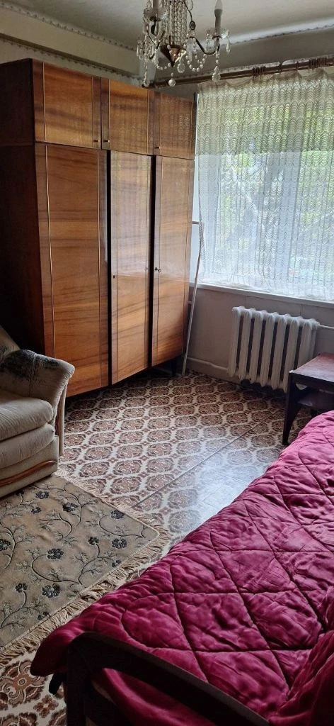 Донецк днр квартир с 1 комн рн заперевальная цена 15000р + комуслуге. Агентство недвижимости ☎️+79494946048 площадь 31 м² жилая 17м² кухня 7м² этаж 1/5ти расположение интернат ул. Полоцкая 11( номер дома указан ориентировочный) просмотр по договоренности. Холодная вода по графику, круглосуточно, подача в квартиру. Горячая вода, колонка газовая. Мебель, двухкамерный холодильник. Все необходимое для проживания. Звоните! Цена 15000 рублей + все коммунальные интернет, тв. + залог 15000р+услуги риелтора 15000р фото соответствует. Пожелания для арендаторов гражданских, для одного или пары, без детей!без животных!порядочных, аккуратных платёжеспособных. Предложение от агентства недвижимости, услуги риелтора оплачиваются только после подписания договора аренды. ... . Не путать с информационными офисами, . ... , заранее денег не берём. Только реальные квартиры. Подбор вариантов различной степени, комфортности, все районы г. Донецка. Оставляйте свои заявки, сниму, сдам -наша база ежедневно обновляется. Будем рады быть вам полезными. С нами легко и уверенно! +79494046048 феникс-телеграмм, мах. - фотография - 11