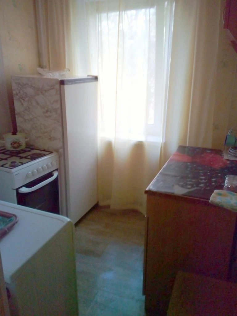 Донецк днр 1х комнатных квартир рн. Текстильщик цена 1600 000 руб агентство недвижимости ☎+79494046048 комнат 1 площадь 22м² жилая 12 м² кухня 5 м² этаж 4 из 9 расположение текстильщик, ул островского д.37 (номер дома указан ориентировочный). Дом- гостиничного типа, один подъезд. Квартира находится на 4-м этаже 9-ти этажного дома. В квартире косметический ремонт. Квартира продается с мебелью, бытовой техникой (холодильник, машинка стиральная автомат, кондиционер). Душевая кабинка. Вода холодная по графику, подача в квартиру, горячая централизованная. Фото соответствуют. Документы росреестр готовы. Собственник на сделке. Цена 1600000 рублей + услуги риелтора. Предложение от агентства, подбор вариантов различной степени комфортности, все районы г. Донецка. Оставляйте свои заявки, наша база ежедневно обновляется! С нами легко и уверенно! +79494046048 феникс-телеграмм, max. - фотография - 11