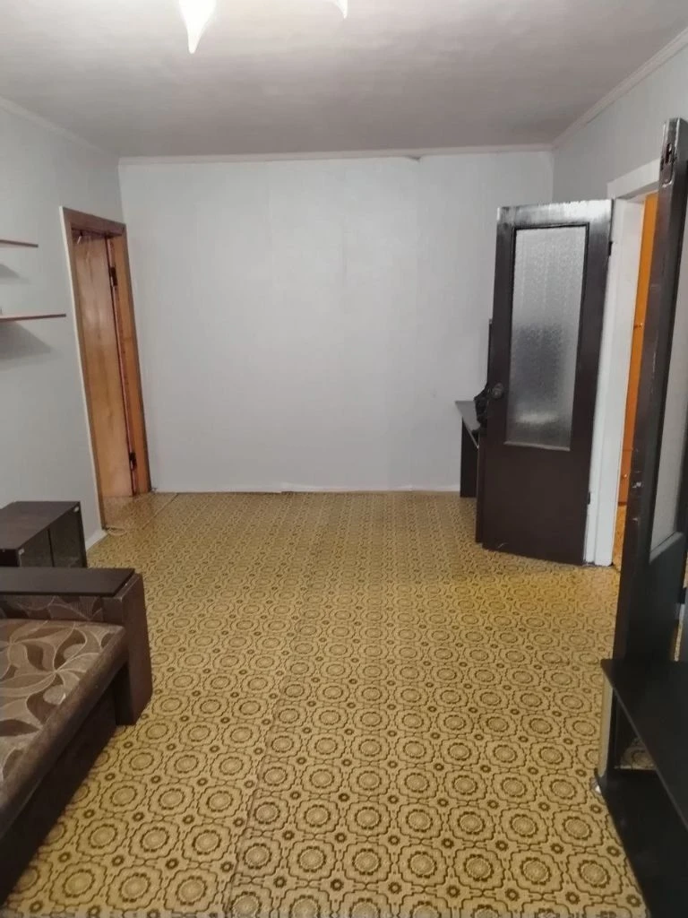 Недвижимость донецк днр продажа 2х комнатных кв калининский рн. Пр. Ильича мясокомбинат цена 3 800 000 руб агентство недвижимости ☎+79494046048 комнат 2 площадь 44,2м² жилая 28 м² кухня 5.5 м² этаж 4 из 5 расположение центр донецка ул 50-й гв дивизии д.2 (номер дома указан ориентировочный). Отличная инфраструктура. Рядом проспект ильича, мясокомбинат, макаронка, мотель, бульвар шахтостроителей детская обл больница. Уютный двор дома. Соседи доброжелательные. Квартира находится на 4-м этаже 5-го этажного дома. В квартире косметический ремонт. Квартира с частичной мебелью. Вода холодная по графику, горячая -газовая колонка автомат. Фото соответствуют. Документы росреестр готовы. Собственник один. Цена 3800000 рублей + услуги риелтора. Предложение от агентства, подбор вариантов различной степени комфортности, все районы г. Донецка. Оставляйте свои заявки, наша база ежедневно обновляется! С нами легко и уверенно! +79494046048 феникс-телеграмм, max. - фотография - 2