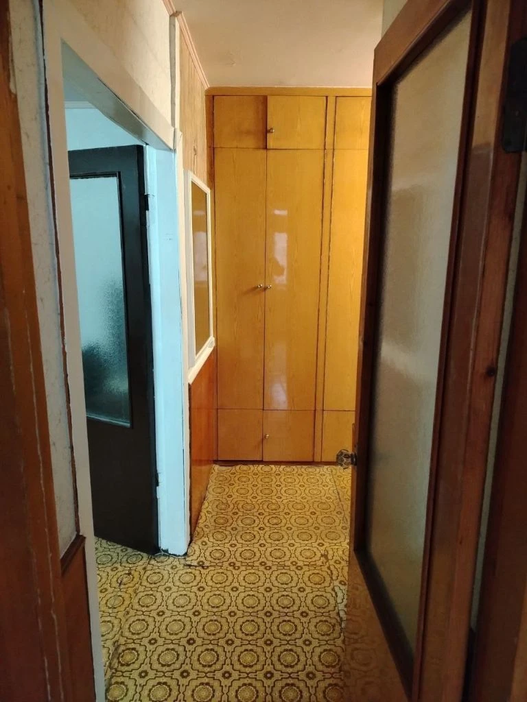 Недвижимость донецк днр продажа 2х комнатных кв калининский рн. Пр. Ильича мясокомбинат цена 3 800 000 руб агентство недвижимости ☎+79494046048 комнат 2 площадь 44,2м² жилая 28 м² кухня 5.5 м² этаж 4 из 5 расположение центр донецка ул 50-й гв дивизии д.2 (номер дома указан ориентировочный). Отличная инфраструктура. Рядом проспект ильича, мясокомбинат, макаронка, мотель, бульвар шахтостроителей детская обл больница. Уютный двор дома. Соседи доброжелательные. Квартира находится на 4-м этаже 5-го этажного дома. В квартире косметический ремонт. Квартира с частичной мебелью. Вода холодная по графику, горячая -газовая колонка автомат. Фото соответствуют. Документы росреестр готовы. Собственник один. Цена 3800000 рублей + услуги риелтора. Предложение от агентства, подбор вариантов различной степени комфортности, все районы г. Донецка. Оставляйте свои заявки, наша база ежедневно обновляется! С нами легко и уверенно! +79494046048 феникс-телеграмм, max. - фотография - 6