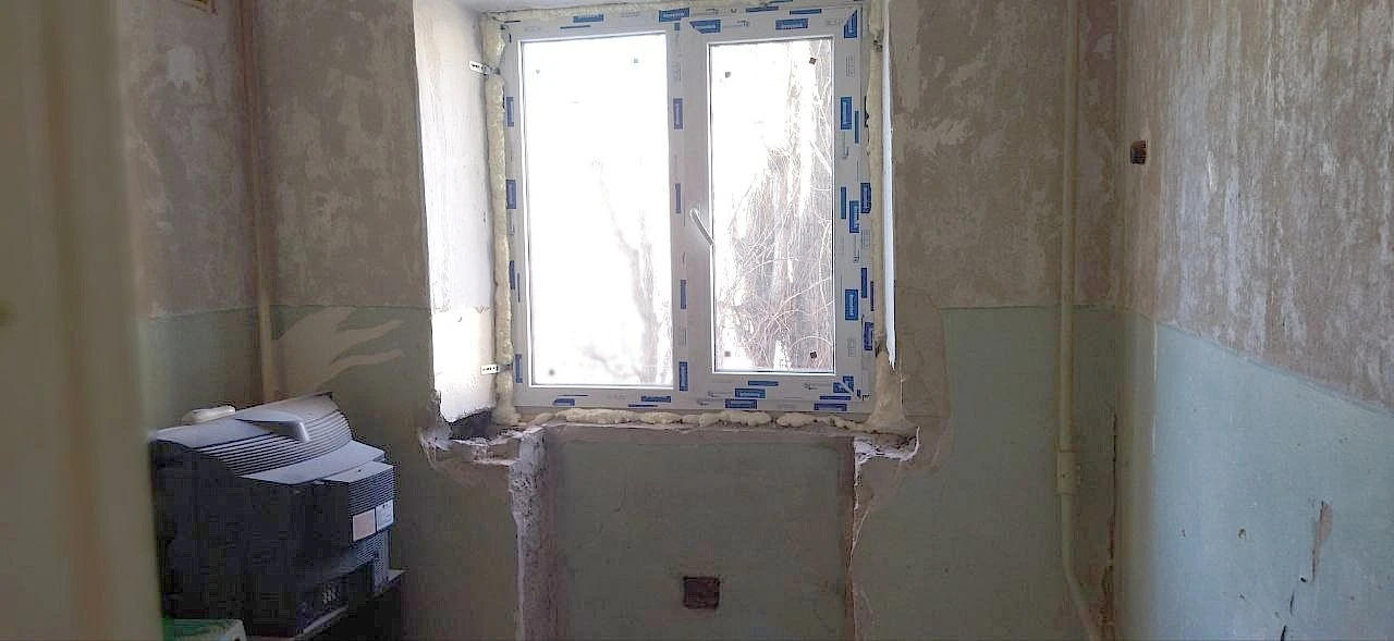 Недвижимость донецкднр продажа 1 комн кв гостинка под ремонт 1600000 рублей, пролетарский р-н, пирамида агентство недвижимости ☎️+79494046048 площадь 24 м² жилая 12 м² кухня 4,7 м² этаж. 4 из 5 квартира гостинка 1 комн под ремонт ул. Раздольная д.22( номер дома указан ориентировочный) дом находится возле остановки. Магазины, школа, детский сад, больница, рынки, супер маркеры, мфц- всё рядом. Отличная инфраструктура в квартире установлены новые входная дверь, пластиковые окна. Санузел совмещён, кафель. Вода по графику. Фото соответствуют. Документы россреестр готовы. Цена 1600000 рублей + услуги риелтора. Предложение от агентства, подбор вариантов различной степени комфортности, все районы г. Донецка. Оставляйте свои заявки(предложения) по продаже, по покупке квартир, наша база ежедневно обновляется! С нами легко и уверенно! Риелтор +79494046048 феникс -телеграмм, max. - фотография - 10