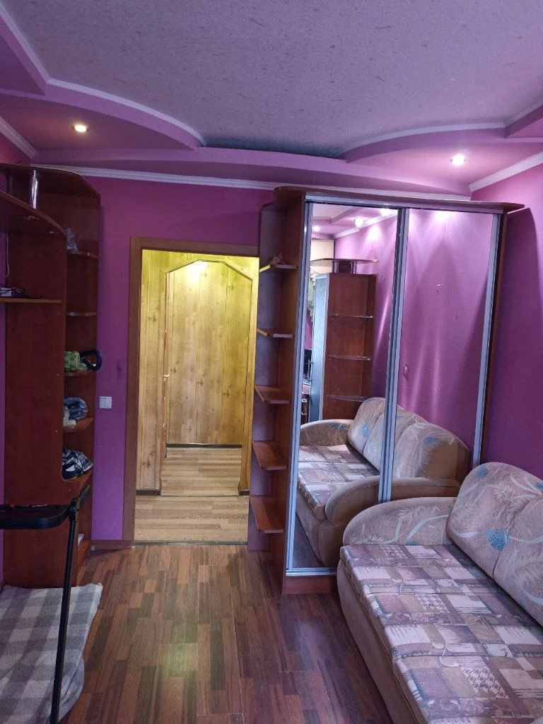 Горловка! Новый объект! Продам 4-х ком. Кв-ру по ул. Жукова 30, 2/9. Общ. Пл. 81,8 кв. М. , жил. Пл. 53.6 кв. М. С/у - совмещён. Есть отдельное помещение с бойлерами и стиральной машинкой (перепланировка узаконена). Окна пластик, лоджия - столярка. Входная дверь - металл. Коммуникации частично заменены. Квартира в хорошем жилом состоянии. Одна из комнат под ремонт. Продажа с мебелью. Документы готовы к продаже! Цена 2.500.000 руб. (торг) + ан. +79493140967 (телеграм, мах) - фотография - 5