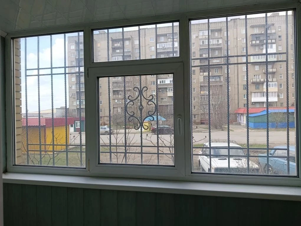 Продам 2-х комнатную квартиру г. Горловка,1/10эт. От собственника в цгр, 88 квартал, ул. Матросова 107. С автономным отоплением. Без мебели. Общая площадь 50,8 м2. Окна пластиковые, решётки. Лоджия застеклённая пластиковые окна, решётки на половину отапливается. Сантехника в использовании не была. Трубы поменяны. Счётчик на воду, газ. Цена 2800 000 торг. Тел. +79784546845,станислав (телеграм, макс) перезвоним вам 🤝 - фотография - 10