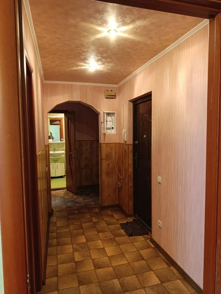 Продам 2-х комнатную квартиру г. Горловка,1/10эт. От собственника в цгр, 88 квартал, ул. Матросова 107. С автономным отоплением. Без мебели. Общая площадь 50,8 м2. Окна пластиковые, решётки. Лоджия застеклённая пластиковые окна, решётки на половину отапливается. Сантехника в использовании не была. Трубы поменяны. Счётчик на воду, газ. Цена 2800 000 торг. Тел. +79784546845,станислав (телеграм, макс) перезвоним вам 🤝 - фотография - 6