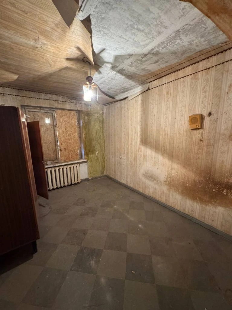 Горловка! Днр💥🍋 продам 4х. Ком. Кв-у, крупногабаритную квартиру, 5 квартал, ул. Магистральная 15, 9/9 лифт работает - есть тех. Этаж и тамбур. Все комнаты раздельные, без перепланировок, общая площадь 81.23, есть балкон и лоджия. Квартира под кап. Ремонт. Документы готовы. Цена 1.000.000 руб. + ан. +79493140967 (телеграм, мах) - борис - фотография - 5