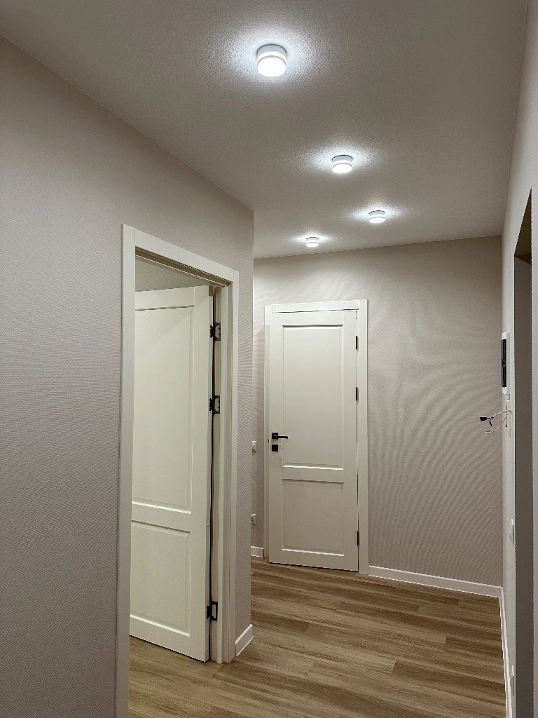 Срочная продажа от собственника!!! 2-к квартиры в харцызске, 49,5 кв, квартира после капитального ремонта есть накопительная система с насосом, тёплый пол бойлер кондиционер. Цена 3650000р все вопросы по телефону +79494390289 - фотография - 6