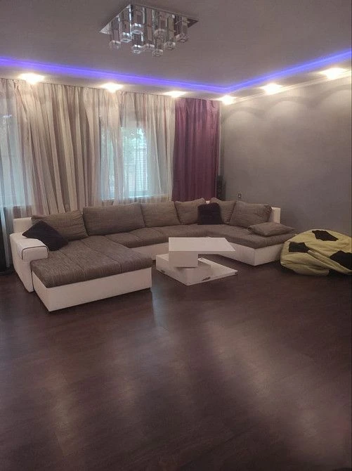 Срочно, подешевел дом с ремонтом, баня, сауна, 9 соток, бакинские. Продам лучший дом в районе площади бакинских комиссаров. Очень качественный, современный ремонт, делали для детей. 7 комнат, кухни и на 1-м и на 2-м этажах, с выходом на террасу 70 кв. М. , где отмечали все праздники. Уютно, чистенько, спокойная аура. Домашний кинотеатр с огромным экраном. Баня, сауна, спортзал. Дом для достойного, богатого проживания. Земля 9 соток приватизированная. Цена 25 000 000 руб. Документы готовы, лучшее предложение. +79493793647 - фотография - 3