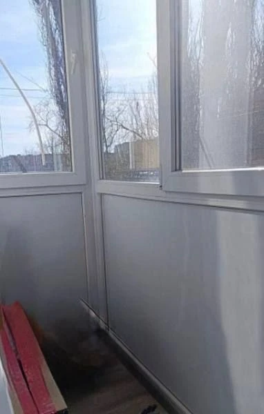 Продажа 1- комнатной квартиры ул. Раздольная. Пролетарский р-он. Общая площадь — 22,7 м2 жилая зона занимает 12,2 м2 кухня — 4,6 м2 4 / 5 этажного кирпичного дома. Квартира светлая и уютная, полностью готова к заселению — вся мебель остаётся новому владельцу. Район отличается развитой инфраструктурой: в шаговой доступности школы и детские сады, рынки и транспортные развязки. 2 700 000 р +7(949) 095 32 35 наталья (миранда телеграмм) - фотография - 7