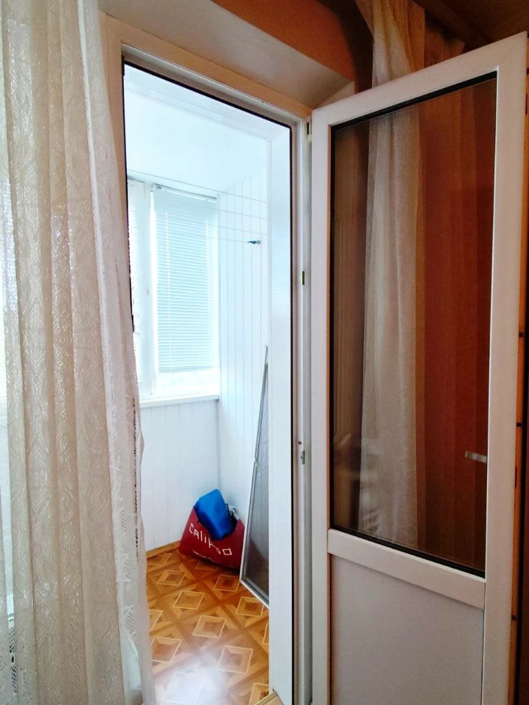 Продам 3-комнатную квартиру. Донецк. Вода круглосуточно. 5500000
- Район заперевальная. 16 больница.
- Планировка 2+1, службы раздельные. Две больших лоджии. Просторная кухня.
- Возможна продажа через сервис безопасных расчетов от сбербанка.
- Обеспечение сделок с материнским капиталом.
- Вода 24/7.
- Торг.
- Звоните!
+7(949)331-51-61 - Telegram, whatsapp, max -
+7(918)215-44-99 - Telegram, whatsapp, max -
Почта: 0713315161@mail. Ru
T. Me/shevchencoigor
Почта: 0713315161@mail. Ru - фотография - 11