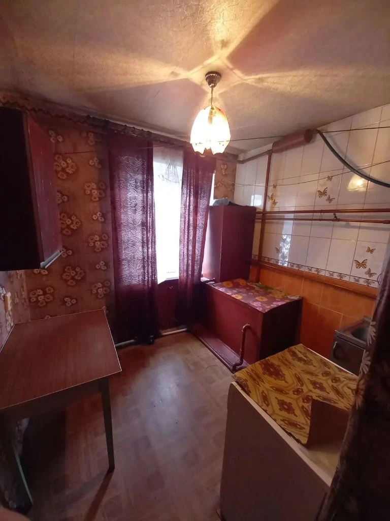 Продам 2-ю квартиру, в г. Торез м- н зо лет победы, 45.4 кв. М. , индивидуальное отопление, без долгов, пластиковые окна, балкон застеклён, документы готовы, от собственика - фотография - 3