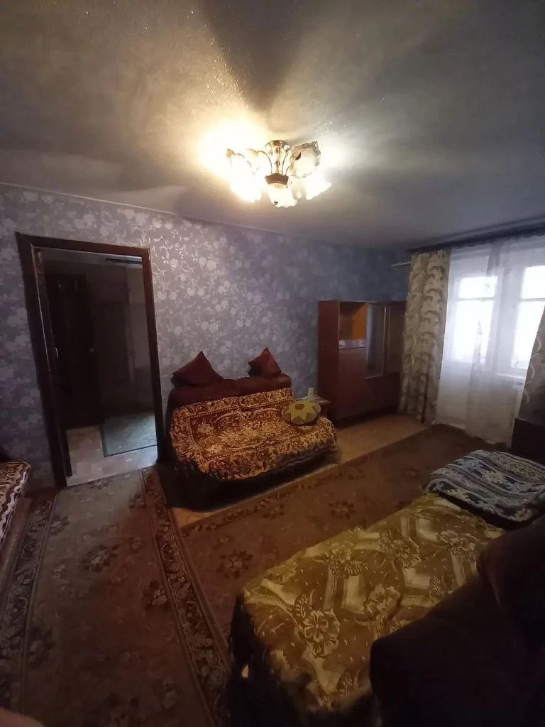 Продам 2-ю квартиру, в г. Торез м- н зо лет победы, 45.4 кв. М. , индивидуальное отопление, без долгов, пластиковые окна, балкон застеклён, документы готовы, от собственика - фотография - 2