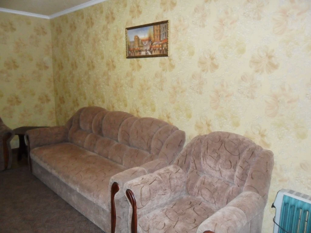Днр г донецк квартир р-н макаронка, цена20000₽
Агентство недвижимости
☎️+79494046048

Тип объявления: сдам
Срок аренды: на длительный срок
Количество комнат: 1
Тип дома: кирпичный
Площадь: 32
Жилая 18
Кухня 6
Этаж: 5
Этажей в доме: 5
Расположение ул. Краснофлотская д.108(адрес указан ориентировочный) рядом мясокомбинат, мотель, автомагазин. Школа 49.
Просмотр по договоренности.
Холодная вода по графику. Горячая вода колонка газовая автомат. По договорённости могут поставить накопительный бак.
Мебель, быт. Техника, машинка стиральная автомат, холодильник, микроволновая печь.
Даухспальный диван,
Тёплая, окна м/пластиковые. Балкон пластик, застеклен.
20000₽+ Все коммунальные интернет, тв. + залог 20000р+услуги риелтора 20000р
Фото соответствует.
Пожелания для арендаторов гражданских, для одного или пары(без детей)!без животных!порядочных, платёжеспособных.
Предложение от агентства недвижимости, услуги риелтора оплачиваются только после подписания договора аренды. ... .
Не путать с информационными офисами, ... .,заранее денег не берём.
Только реальные квартиры.
Подбор вариантов различной степени, комфортности, все районы г. Донецка. Оставляйте свои заявки, сниму, сдам -наша база ежедневно обновляется. Будем рады быть вам полезными.
С нами легко и уверенно!+79494046048
Феникс-телеграмм, мах
От людмилы молчановой - фотография - 3