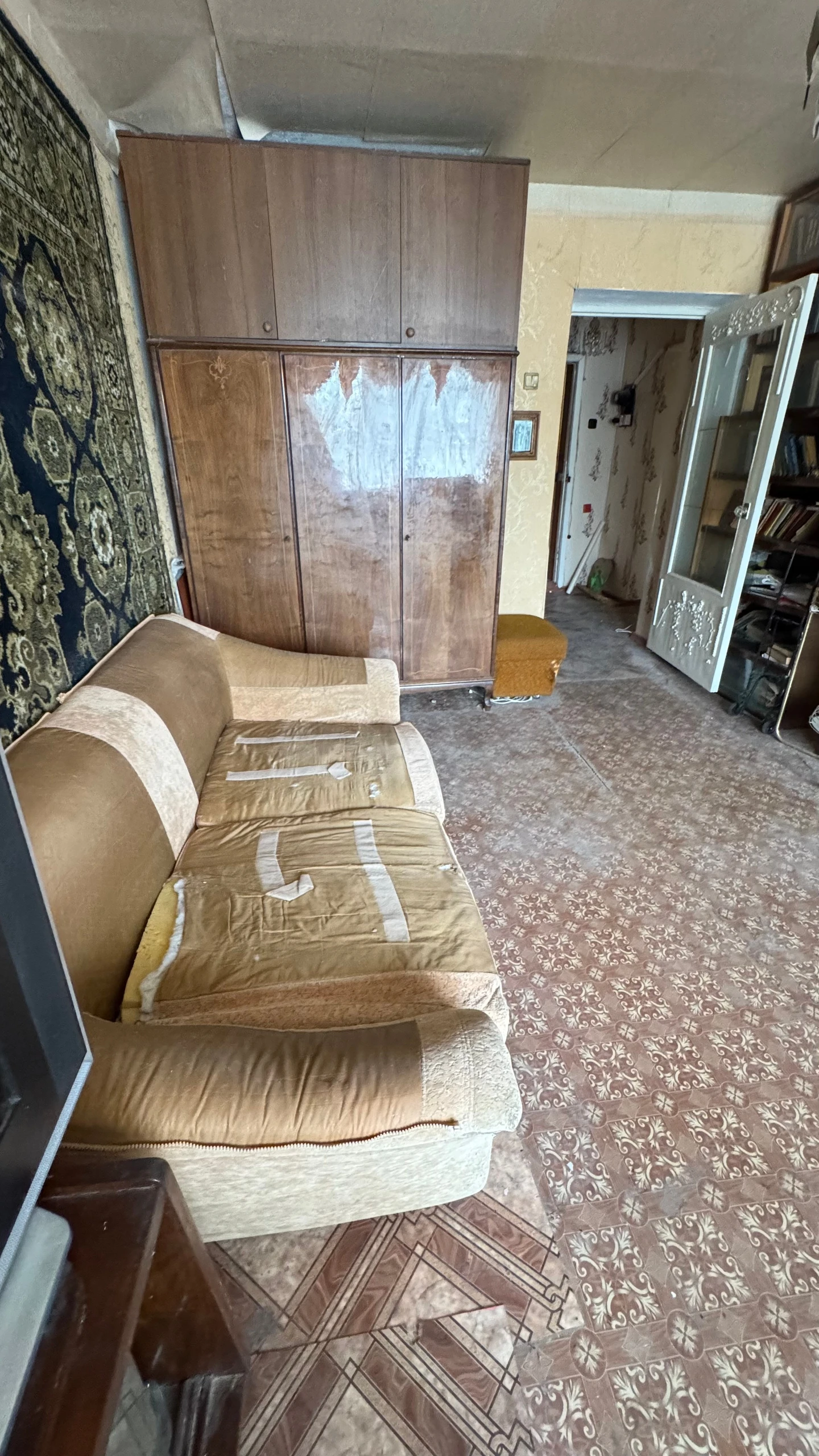 Продажа 1-к кв, ворошиловский район, город донецк.
Бульвар школьный
4 Эт 14 этажного
36 М2
7 М2 кухня
Квартира под ремонт, тёплое и уютная, вода по графику.
Документы готовы.

3 500 000₽

+7 949 095 32 35
Наталья(миранда, telegram) - фотография - 3